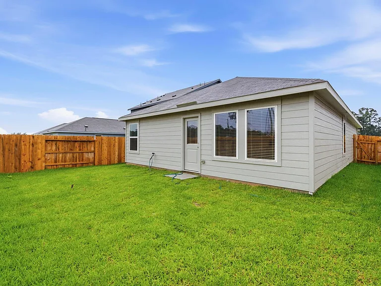 18716 Loom Dr — Photo 28