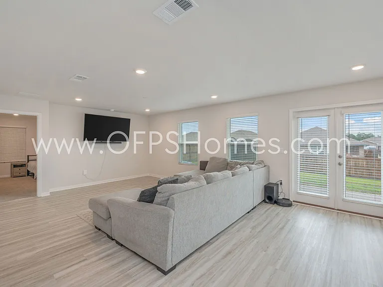 4627 Naval Ct — Photo 22