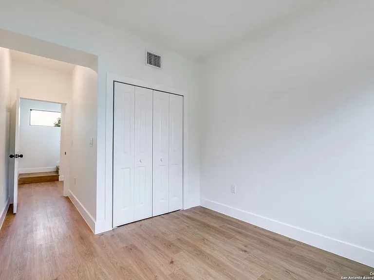 531 Essex St #201 — Photo 11