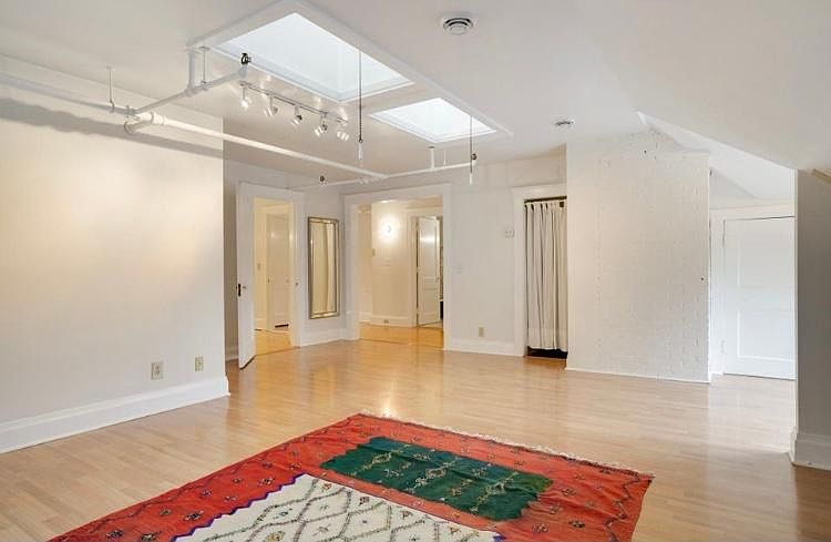 1st image of 2409 Pillsbury Ave #3