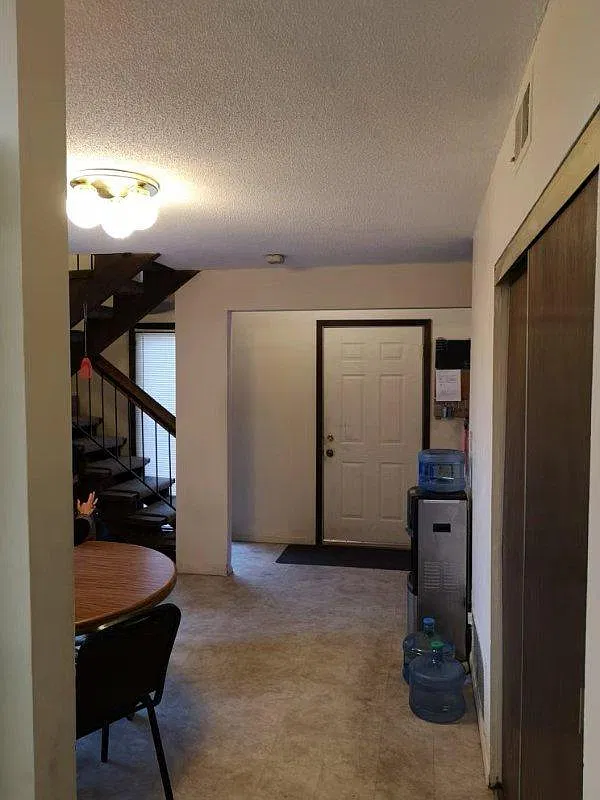 3 bed, 1600 sqft, $2,150 — Photo 4