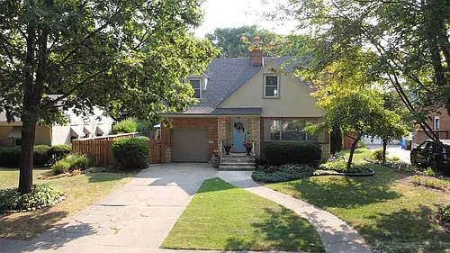 619 Vale Ave N Photo 1