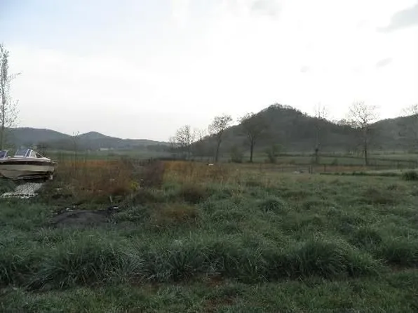 205 Poes Ln, Bulls Gap, TN 37711