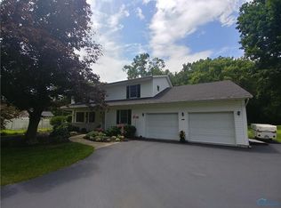 908 S Wintergarden Rd, Bowling Green, OH 43402