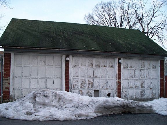Detached 3 Car Garage