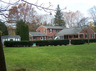 10 Ashland Dr, Huntington, NY 11743