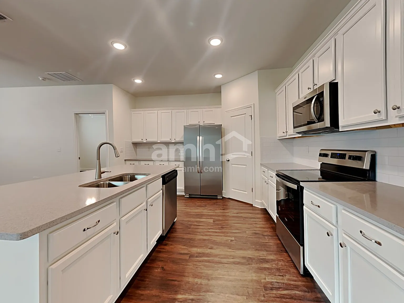 3 bed, 2.0 bath, 1700 sqft, $2,175 — Photo 4