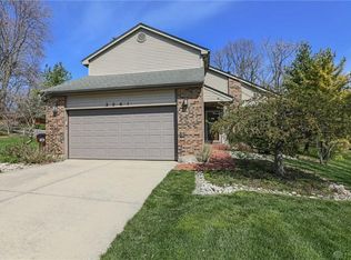 2261 Robleigh Dr, Dayton, OH 45459