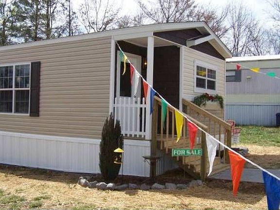 Covered Entry Way!