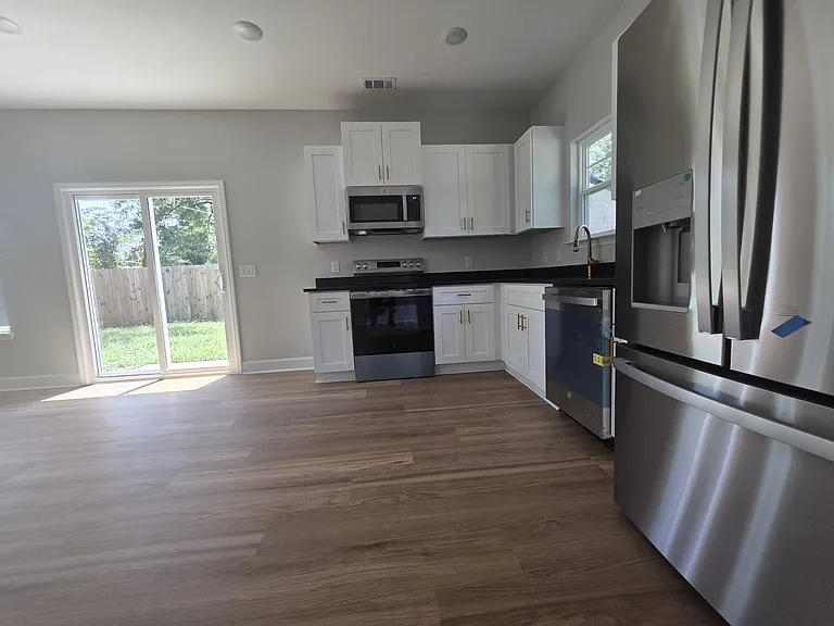 2138 Bacon Park Dr #B — Photo 6
