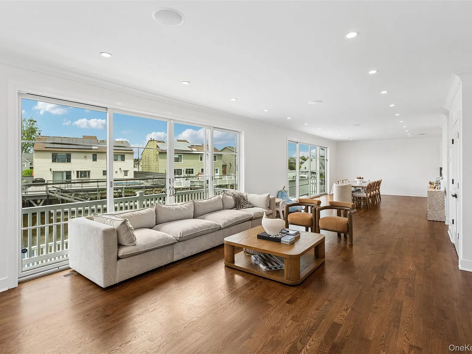 4 bed, 2.5 bath, 2906 sqft, $6,900 — Photo 4