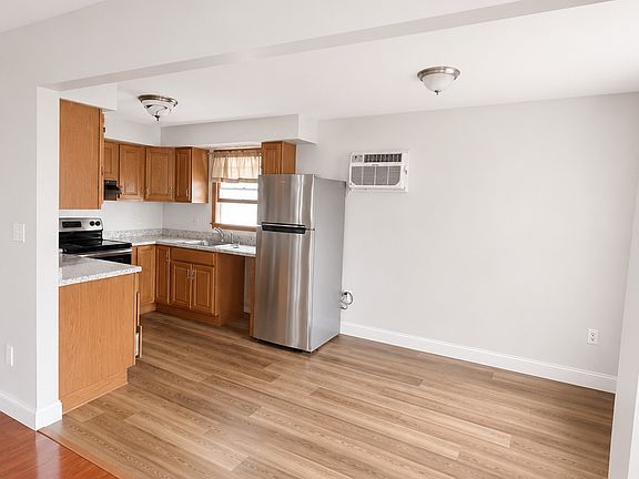 4th image of 719-721 S Filmore St #2