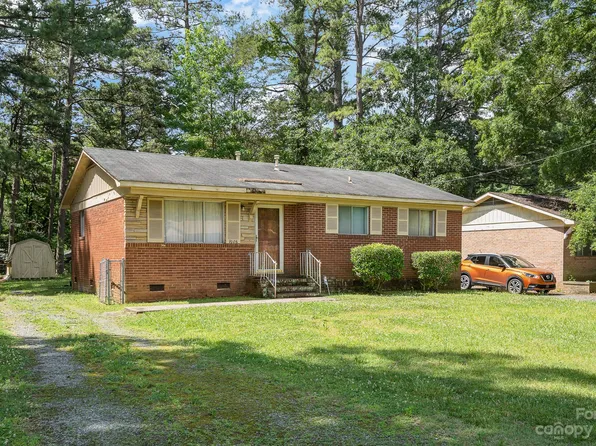 9206 Edgevale Dr, Charlotte, NC 28216