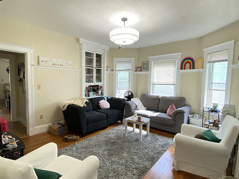 272 Harvard St — Photo 3