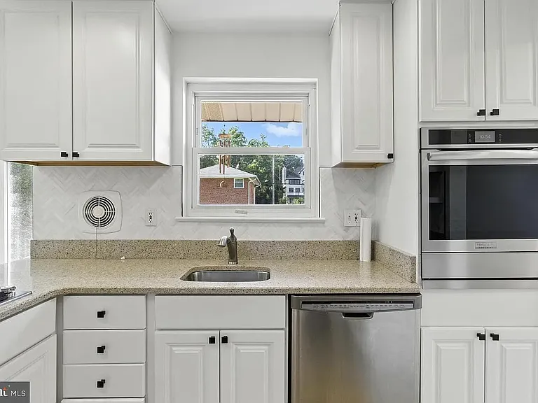 6407 Kirby Rd — Photo 10
