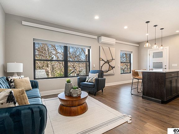 5th image of 939 S 33rd Terrace Plz