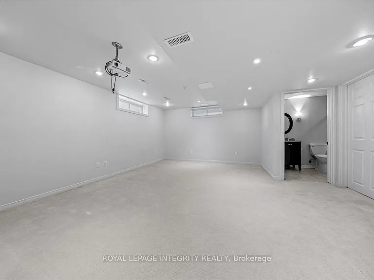 120 Grovemont Dr — Photo 31