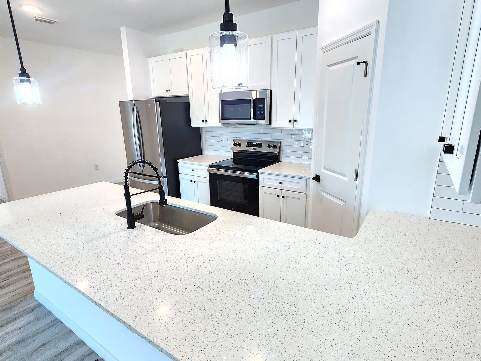 3 bed, 1188 sqft, $1,850 — Photo 4