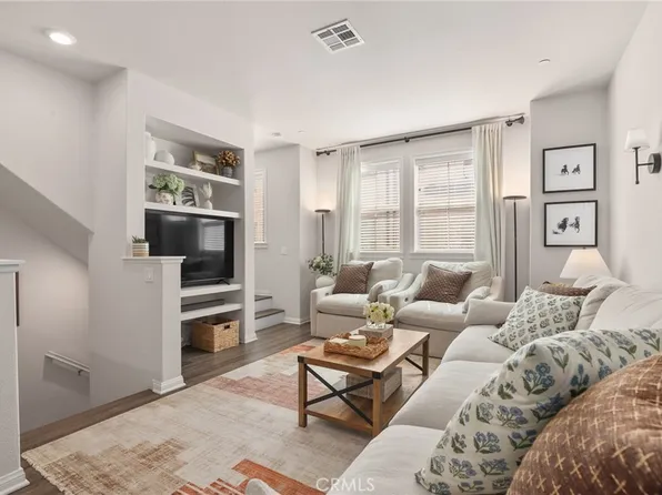 14104 W Birch Ln, Van Nuys, CA 91405