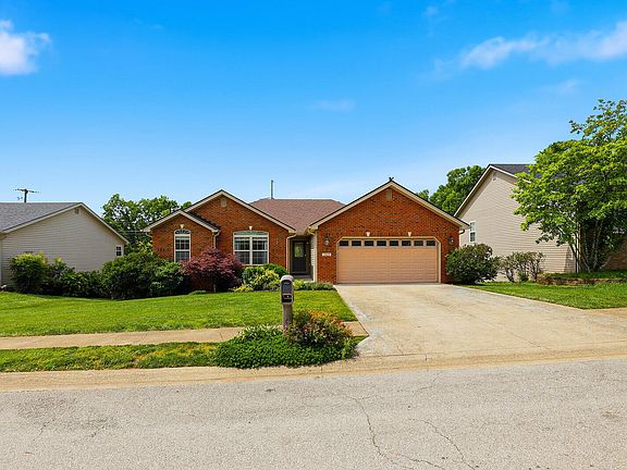 3rd image of 305 Forest Ridge Dr