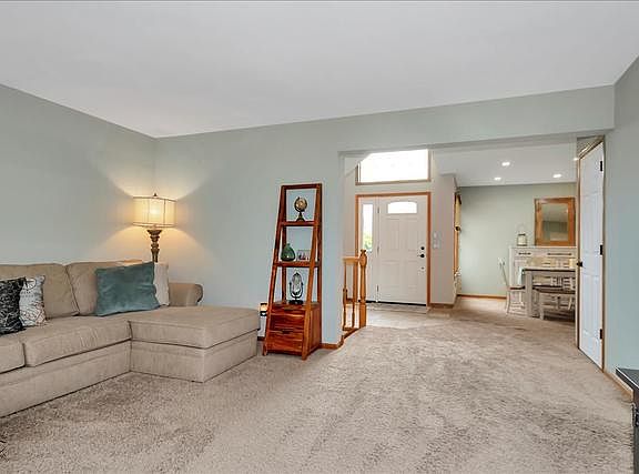 5th image of 14044 Norwich Ln