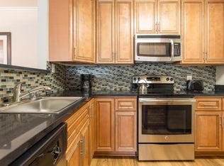 5701 Woodlawn Gable Dr APT H, Alexandria, VA 22309