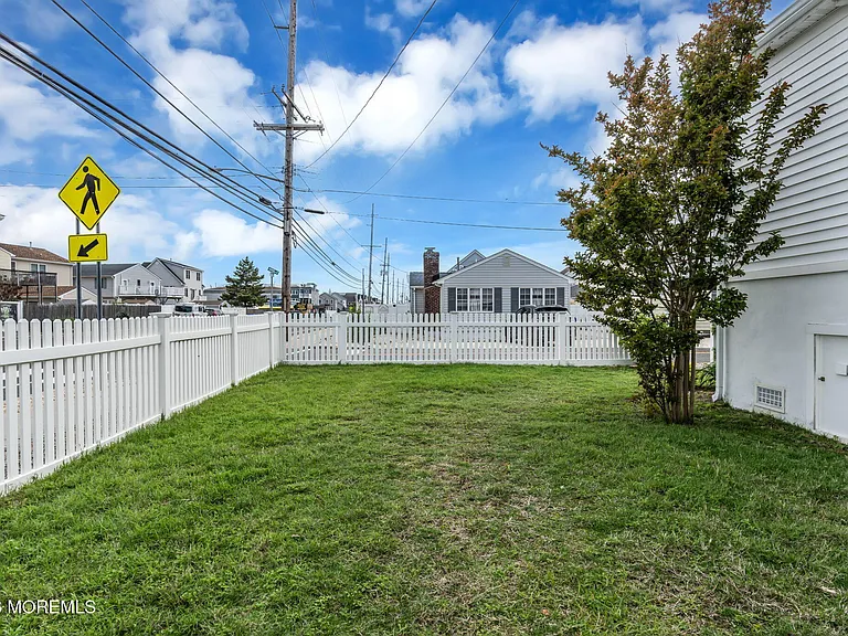 301 W Kupper Dr — Photo 41