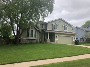 310 Oakwood Dr, Papillion, NE 68133