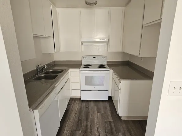 St Moritz Apartments, 500 S Alexandria Ave APT 210, Los Angeles, CA 90020