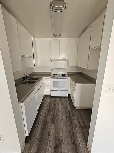 St Moritz Apartments Photo 1