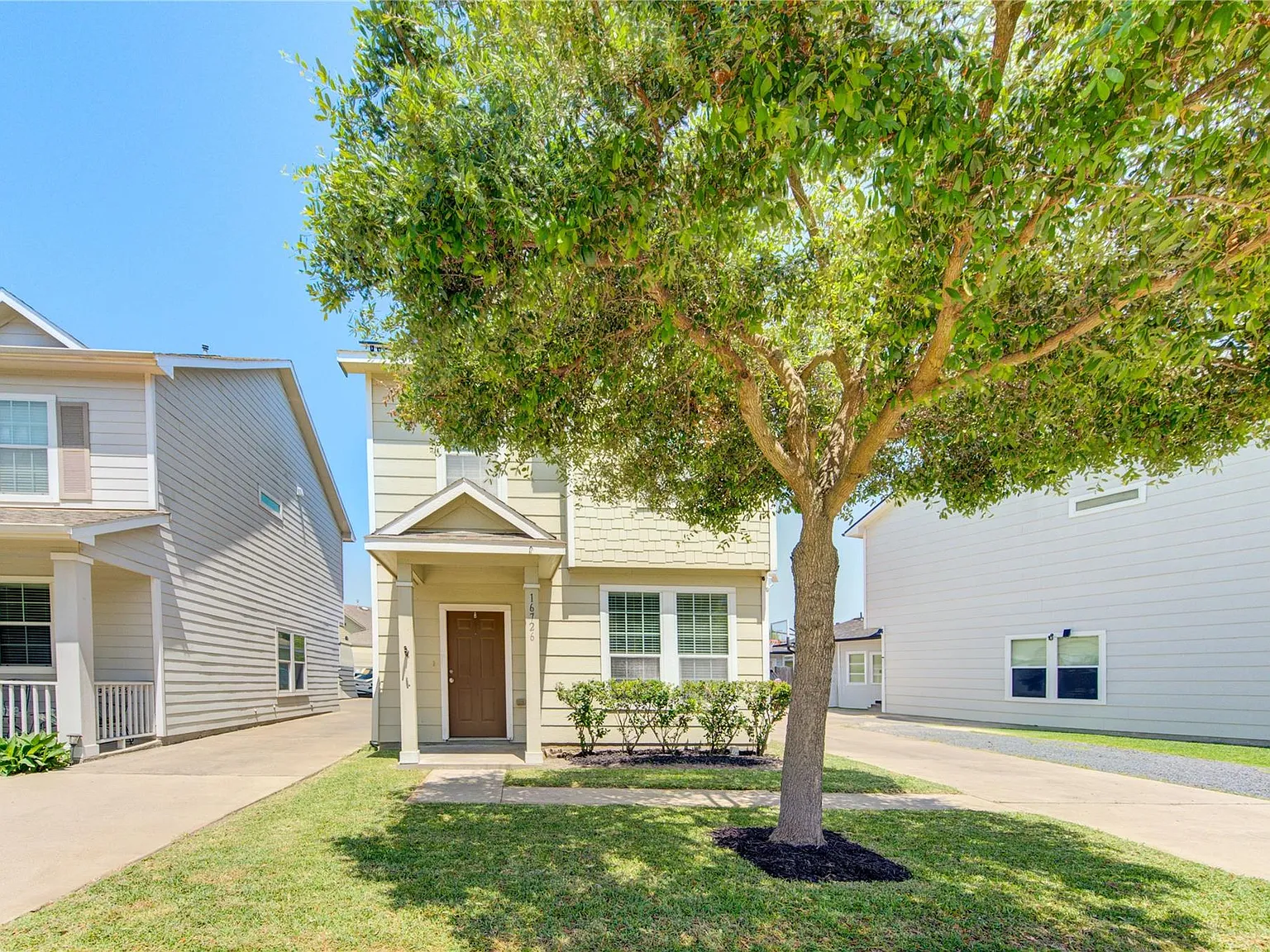 3 bed, 2.5 bath, 1450 sqft, $1,750 — Photo 3