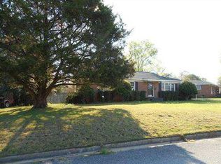 1203 Lake Ln, Demopolis, AL 36732