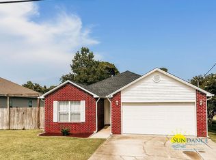 35 Cactus Rd, Mary Esther, FL 32569