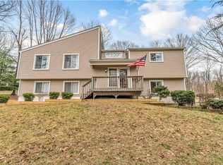 2310 Granville Ct, Yorktown Heights, NY 10598