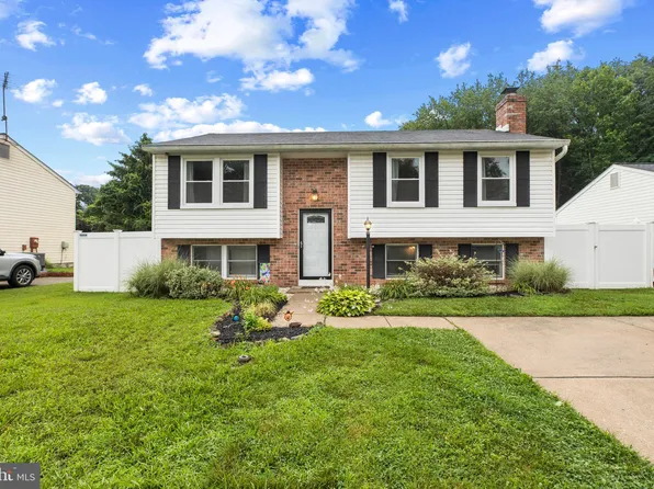 12531 Gracewood Dr, Middle River, MD 21220