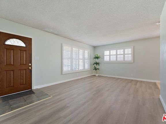 5th image of 1367 N Glenfinnan Ave