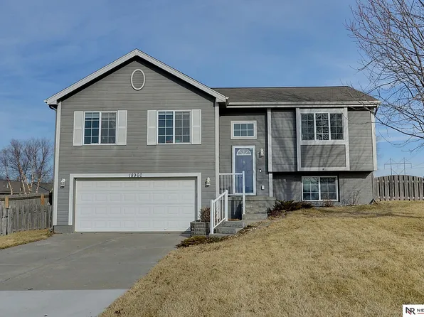 18960 Cinnamon St, Omaha, NE 68135