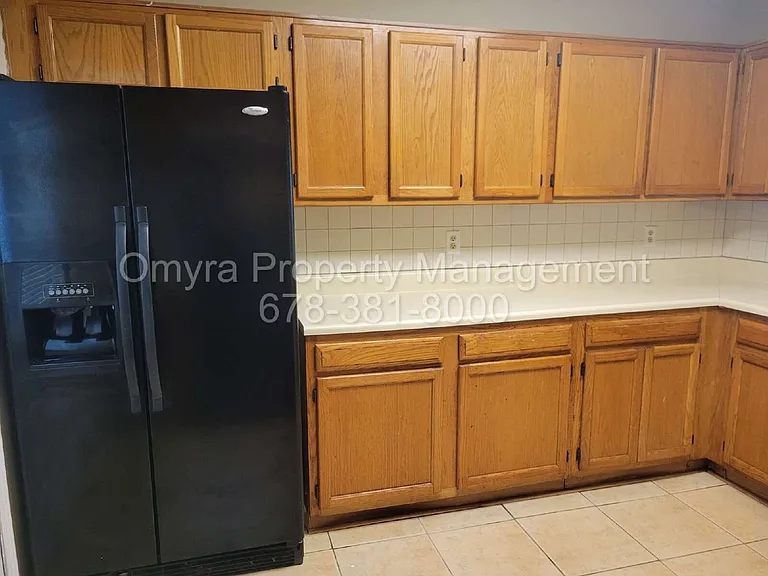 1060 Hillsborough Chase NW — Photo 5