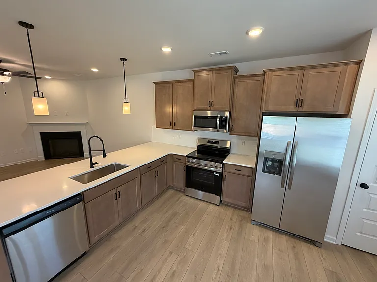 4917 Dresden Loop — Photo 11