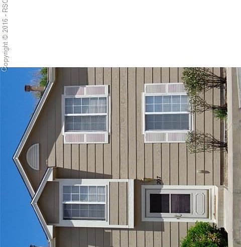 Entrance - 207 Ellers Grove