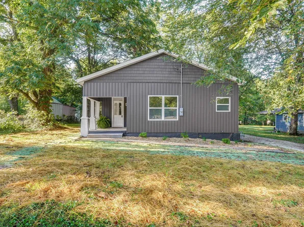 105 E College Street, Ash Grove, MO 65604