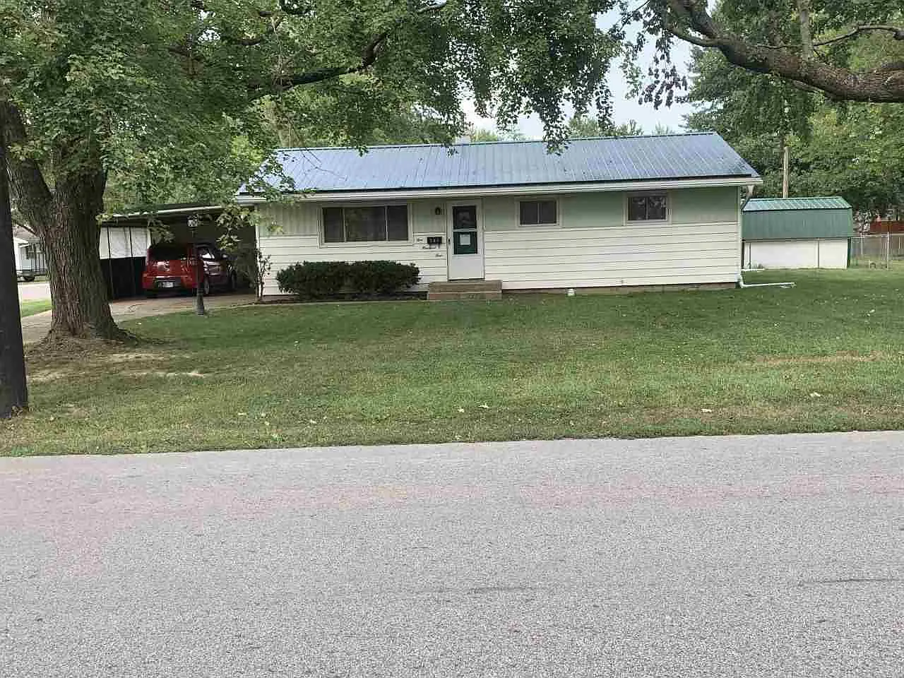 504 E Hendrix St photo 1
