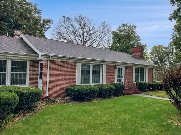 108 Melody Ln, Mattoon, IL 61938