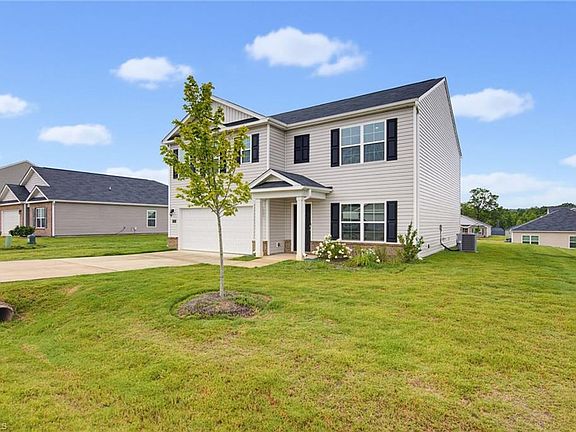 3rd image of 167 Birch Tree Way
