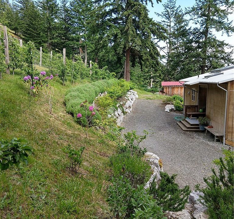 1st image of 652 Vusario Ln