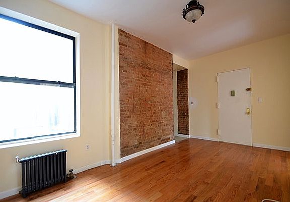 2nd image of 277 W 150th St