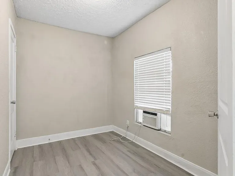 1709 W 4th St #1709 — Photo 11