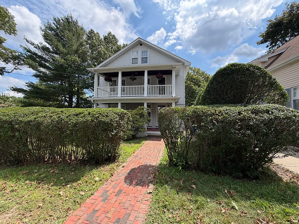 32 Thayer Rd #32