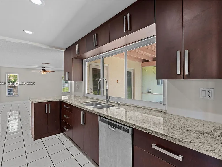 3165 NW 116th Ave — Photo 35