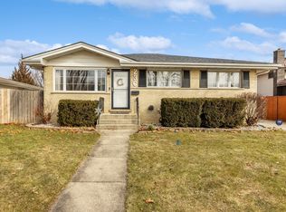 236 W Lake Park Dr, Addison, IL 60101